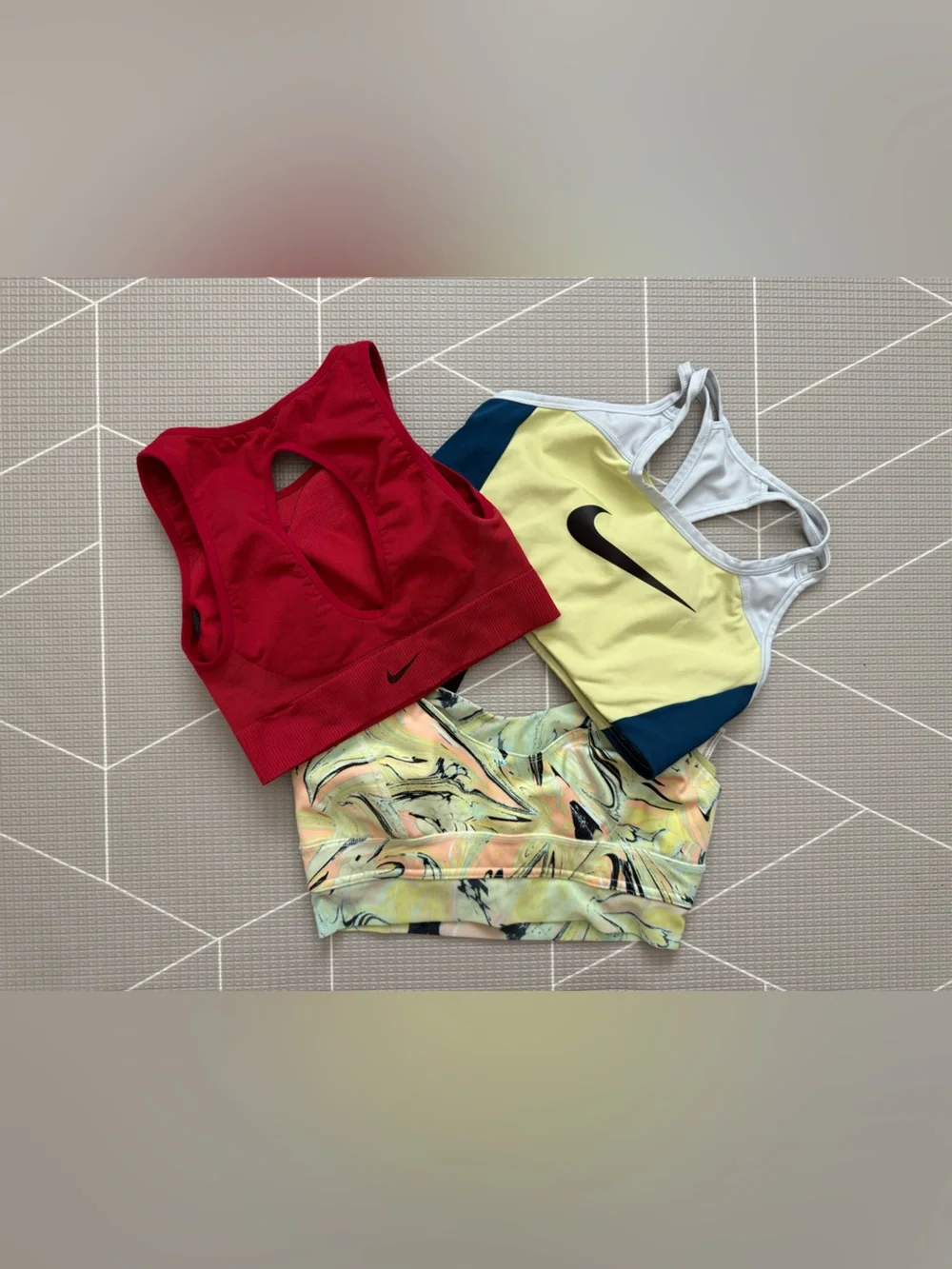 Nike|+ Free people Bundle lot of sports bras,Red,lime green & printed•••Medium